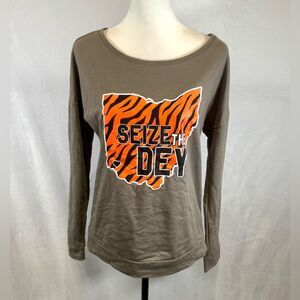 Cincinnati Bengals Seize the Dey long sleeve graphic football tshirt medium NWOT
